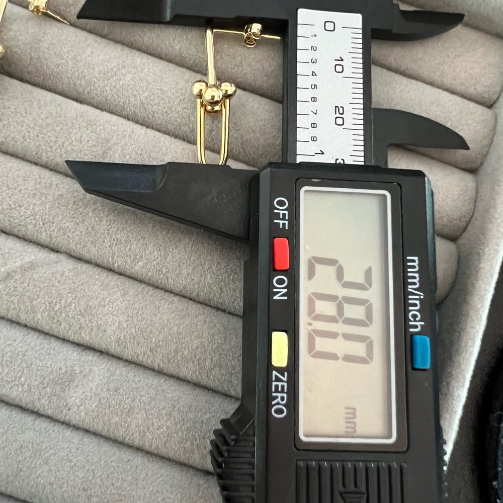 ✅Sold‼️Sale‼️18K Real Gold Hardware Earrings - Picture 9 of 9